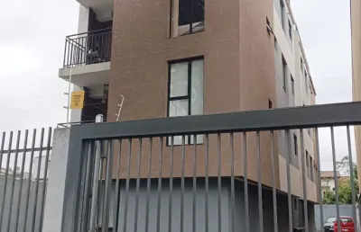 Apartamento semi novo desocupado, com churrasqueira na sacada