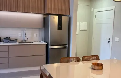 Aceita permuta. apto semi novo c/ 2 suítes, 2 vagas, sacada baln. camboriú bairro nações