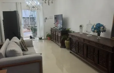 Casa dúplex com acesso independente em lauro de freitas