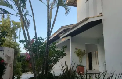 Casa 4/4 sendo 4 suíte priscila dultra lauro de freitas.