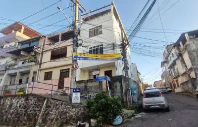 Casa triplex com cobertura no engenho velho de brotas .