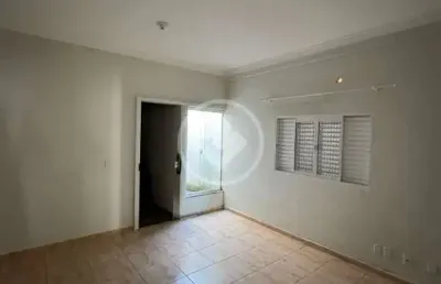 Sobrado com localização privilegiada no ipase,  atende para o residencial e ou comercial, com várias salas e garagens próxima de mercado, posto, farmácia, praça, shopping, codigo: 120454