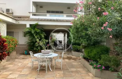 Aluga-se sobrado comercial de 840 m² no bairro jardim das américas - 4 suítes, diversos cômodos, 530 m² construídos - aluguel: r$ 10.000,00 - cuiabá (mt) codigo: 69728