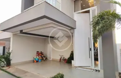 Lindíssima casa no belvedere 2, 4 suítes, sendo 1 master, sala de tv,sala de jantar integrada com espaço gourmet, 2 banheiros, piscina com cascata ,sala de jantar integrada com espaço gourmet,  2 banh