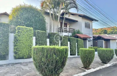 Casa à venda em novo hamburgo, petrópolis, com 3 quartos, com 205 m²