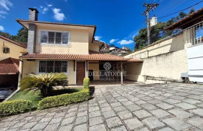 Casa com 3 dormitórios, 122 m² - venda por r$ 650.000,00 ou aluguel por r$ 4.261,78/mês - araras - teresópolis/rj