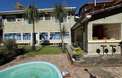 Casa com 5 dormitórios, com 227,69 metros quadrados, área de lazer com piscina, à venda, por r$ 1.100,000 - parque do ingá - teresópolis/rj
