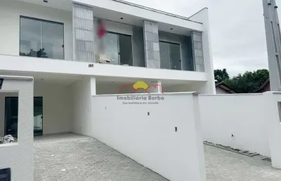 Casa com 3 quartos à venda no Iririú, Joinville 