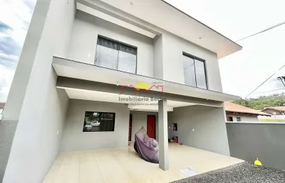 Casa com 2 quartos à venda no Parque Guarani, Joinville 