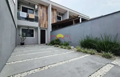 Casa com 3 quartos à venda na Vila Nova, Joinville 