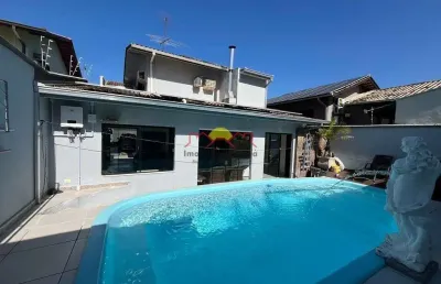 Casa com 3 quartos à venda no Saguaçu, Joinville 