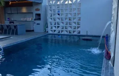 Casa em condomínio fechado no bairro de petrópolis - 360m²