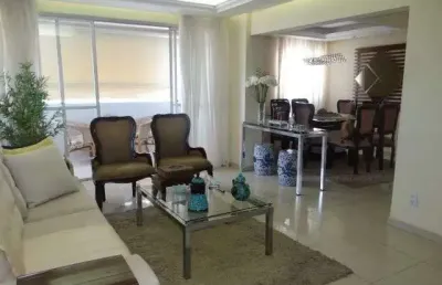 Cobertura triplex com 6 dormitórios sendo 3 suítes no bairro do farol com 220m²