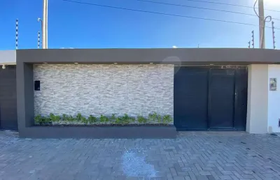 Casa na praia do francês com 3 dormitórios sendo uma suíte com closet - 225m²