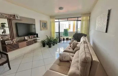 Apartamento com 3 dormitórios sendo 1 suíte + dce no bairro do farol - 126m²
