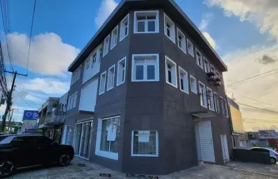 Prédio comercial com 7 salas disponíveis para locação na av. fernandes lima - 551m²