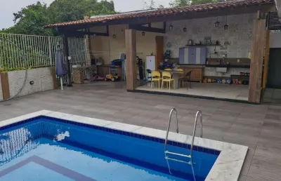 Casa ampla com seus 3 quartos sendo 1 suíte, localizado no jardim petrópolis
