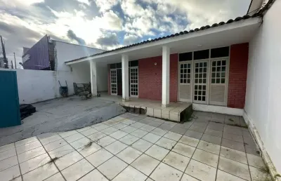 Casa comercial com 5 dormitórios sendo 2 suítes no bairro da mangabeiras - 305m²