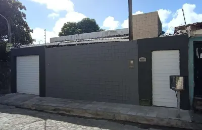 Casa com 3 dormitórios sendo 1 suíte + área gourmet com piscina no bairro do barro duro - 160m²