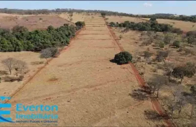 Excelente sítio 2,95 alqueires com altíssimo potencial de produtividade, terra vermelha e muita água;