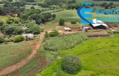 Sitio próximo a uberlândia com estrutura completa . distante apenas a 9km de uberlândia com uma área de 11,5 hectares ou seja 2,37 alqueires !