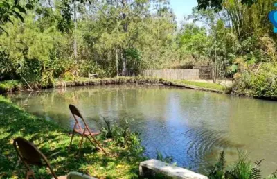 Oportunidade de lazer e gerar renda! chácara com 7.500m² no condomínio douradinho;
