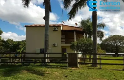 Sítio de terra de cultura vermelha, ideal para lavoura ,pecuária e lazer, com 33,88 hectares em uberlândia - mg;