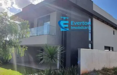 Casa em 2 pavimentos, alto padrão, 285m², em terreno de 371m², no tamboré uberlândia.