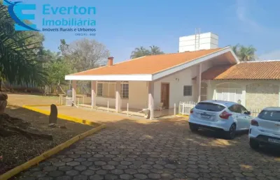 Chácara de alto padrão na zona sul de uberlândia. o limite é a sua imaginação. são mais de 12 mil m².