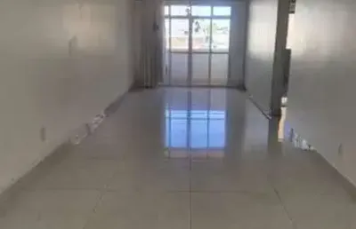 Apartamento de 121 m², sala em 3 ambientes, 3 quartos (1 suíte), 2 vagas, na região central de uberlândia.