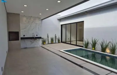 Casa de alto padrão, com 3 suítes, piscina, varanda gourmet e 2 vagas cobertas, no terras alpha.
