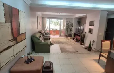 Amplo apto no centro de uberlândia, com 3/4, duas salas, em prédio com portaria 24 hs e 3 elevadores.