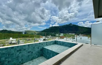 Casa com altíssimo padrão no condomínio estrela alta