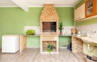 Casa com 3 quartos e 2 banheiros à venda, 143 m² por r$ 550.000