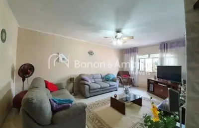 Casa térrea à venda, com 220m² de área construída, parque taquaral