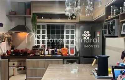 Casa térrea à venda, totalmente reformada, com 104m² de área em barão geraldo