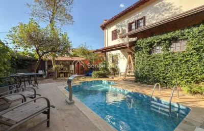 Sobrado à venda 290m², com piscina, na cidade universitária