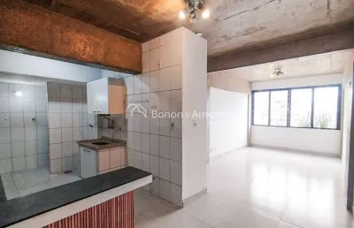Loft estiloso com design industrial no coração da cidade