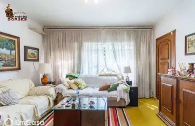 Sobrado em rua tranquila, 3 dormitórios-suite- 3 garagens-quintal!!!