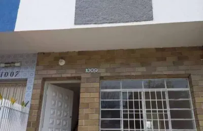 Renovado com valor imperdível! 2 dorm, lavabo, edícula, lavanderia, 1 vaga
