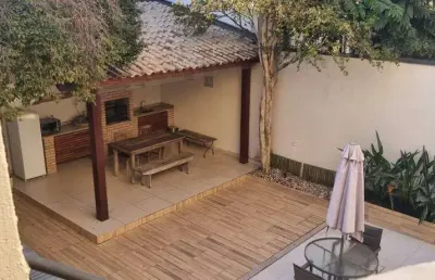 Casa com 3 dormitórios - 1 suíte - campo belo - 260m2.