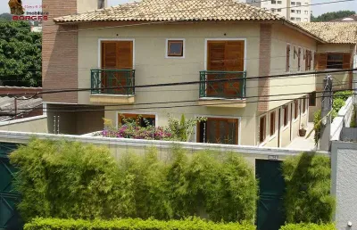 Casa nova em condomínio fechado - 4 dormitórios - 127m².