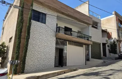 Casa triplex no ideal - conforto - ótima localização -ventilada