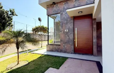 Casa no condominio novo campestre, recém construída, com 325,00 metros de terreno e 152,00 metros de construção; possui cozinha integrada; com 3 quartos, sendo 1 suíte; lavabo; piscina aquecida; despe