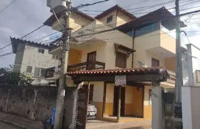 Casa com 4 dormitórios, 411 m² - venda por r$ 850.000,00 ou aluguel por r$ 3.300,00/mês - centro - rio das ostras/rj
