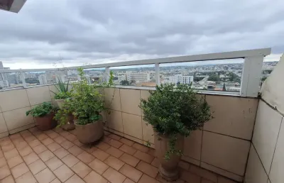 Cobertura centro de curitiba,  shopping estação, cefet. 2 entradas (piso 1 e piso superior), 1 vaga de garagem livre, apartamento muito claro, arejado