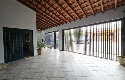 Casa ampla com salão comercial e edícula no centro de bauru!