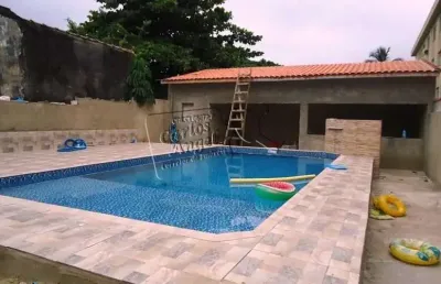 Casa com piscina próximo a praia para venda em praia grande 3 dormitórios sendo 1 suite