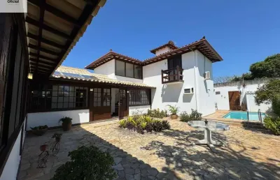 Casa em condomínio a 300 metros da praia de manguinhos