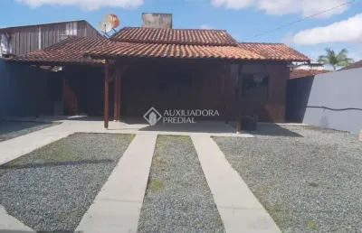 Casa com 3 quartos à venda na santa luzia, 183, itacolomi, balneário piçarras, 102 m2 por r$ 380.000